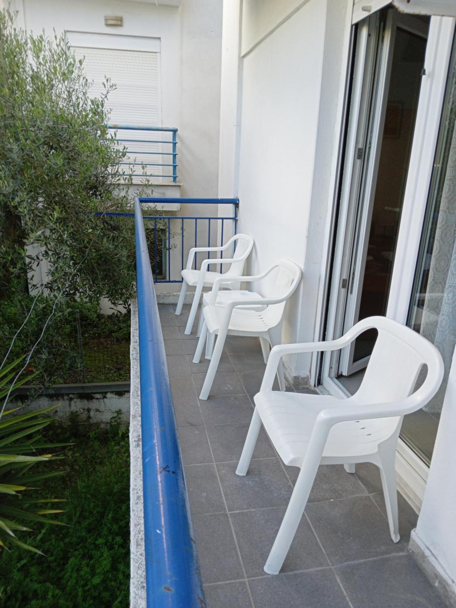 Leonidas Apartments Néa Péramos Exterior foto