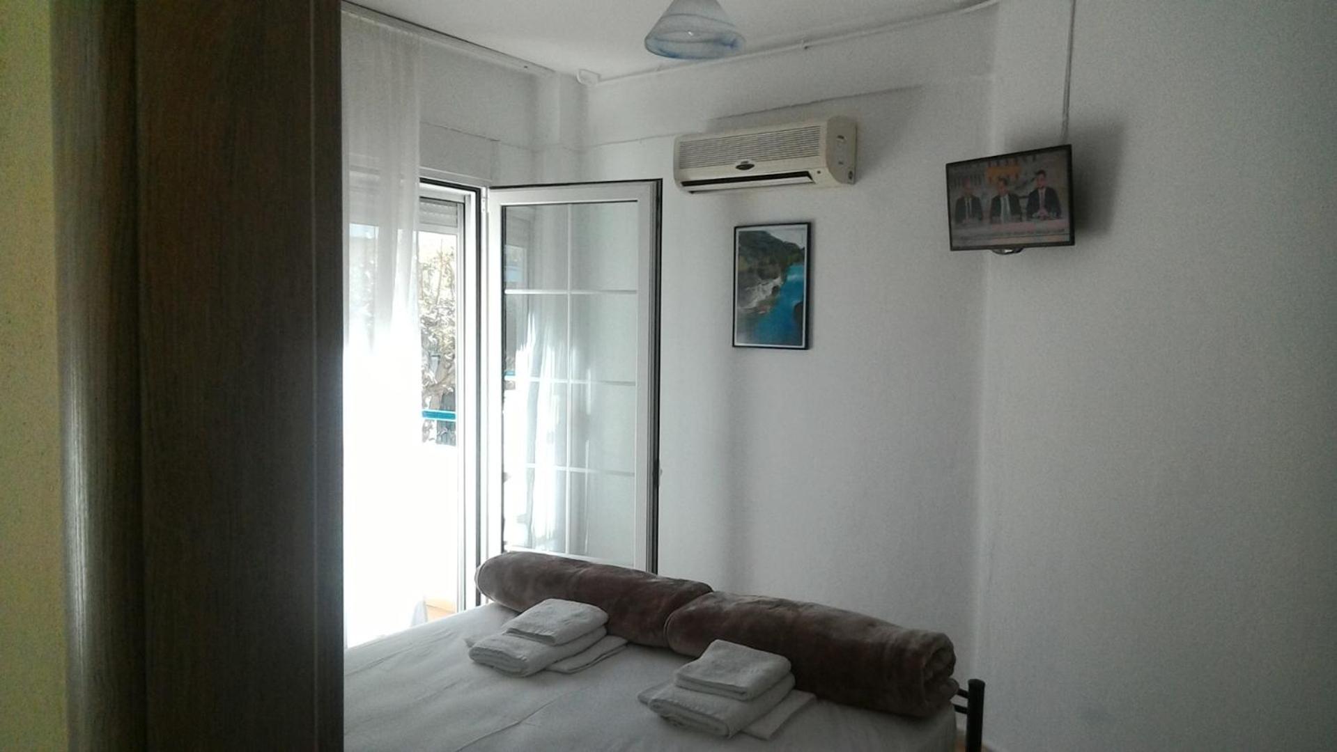 Leonidas Apartments Néa Péramos Exterior foto
